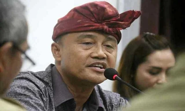 balipostcom_buat-panik-anggota-dprd-sayangkan-pemkab-keliru-buat-sk-erupsi-gunung-agung_01