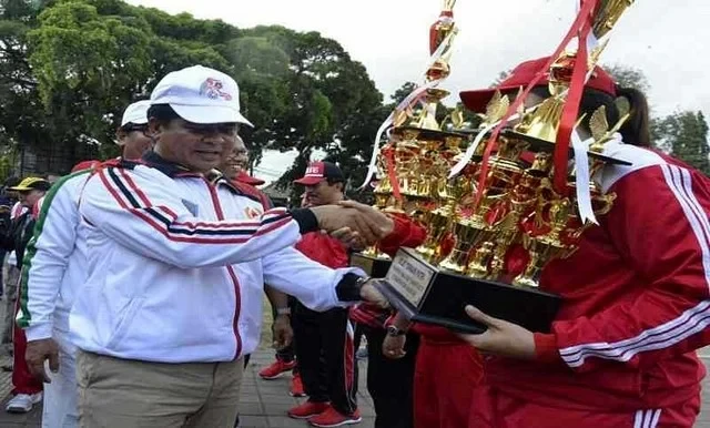 balipostcom_porprov-ke-xiii-ditutup-badung-juara-umum-dengan-137-emas_01