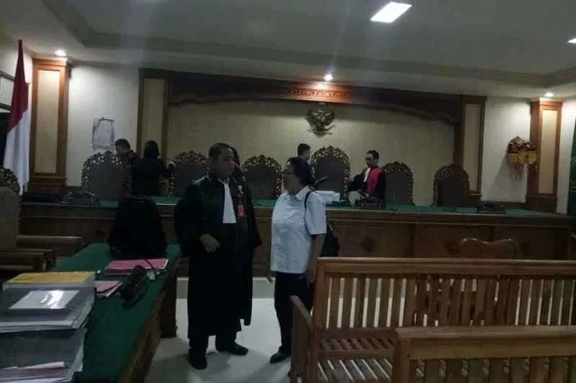 balipostcom_bendahara-desa-mengwitani-diadili-kasus-korupsi_01