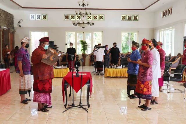 Bupati Buleleng, Putu Agus Suradnyana, ST