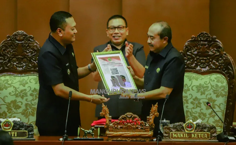 Gianyar dprd2