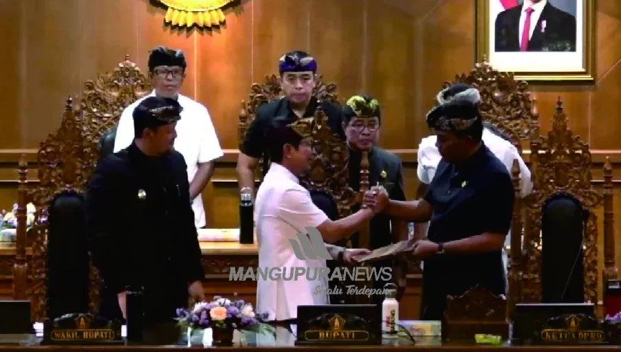 Rapat Paripurna DPRD Badung (2)