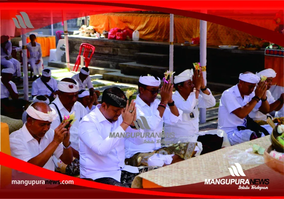 pedudusan agung di merajan tegal jimbaran (3) pedudusan agung di merajan tegal jimbaran (3)