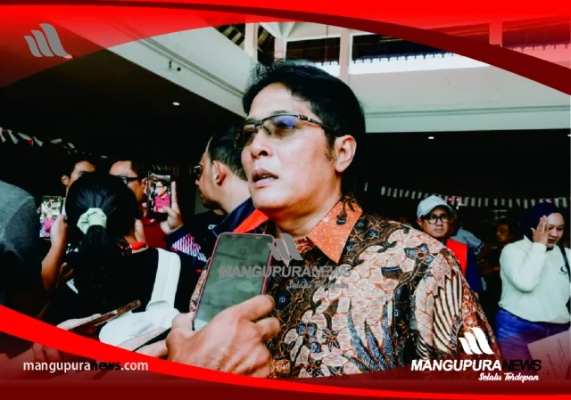 giri prasta serahkan bantuan ke warga terdampak giri prasta serahkan bantuan ke warga terdampak