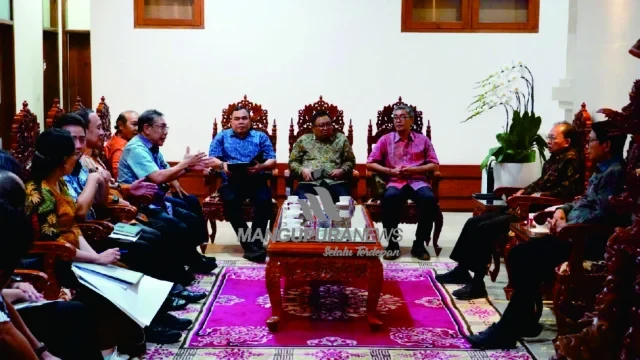 bertemu gubernur koster dan bupati adi arnawa, gwk janji siap bongkar pagar2