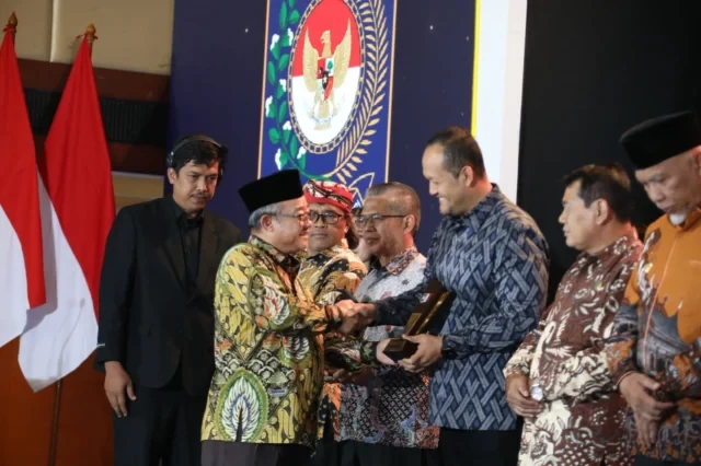 penghargaan kategori pelayanan publik (4)