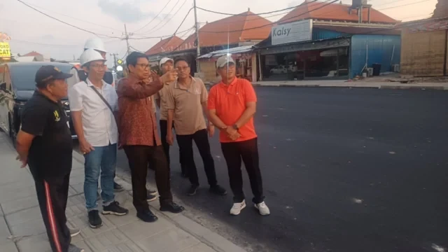 bupati tinjau ruas jalan bupati tinjau ruas jalan
