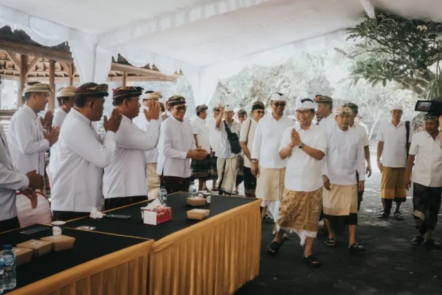 pengukuhan bendesa adat jimbaran (3) pengukuhan bendesa adat jimbaran (3)