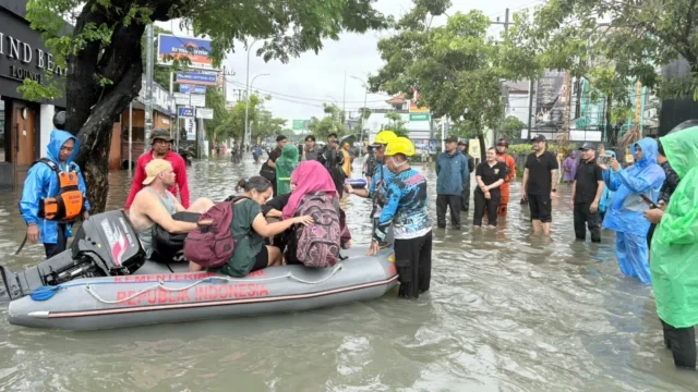 wabup pantau banjir (9)