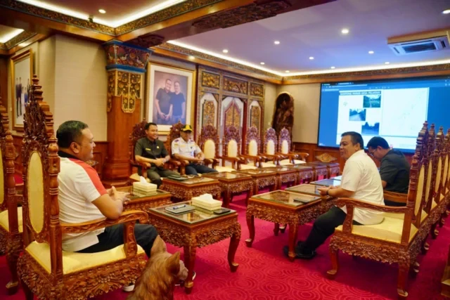 bupati gianyar pimpin rapat persiapan pengamanan