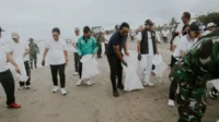 gerakan bersih sampah di pantai petitenget (10)
