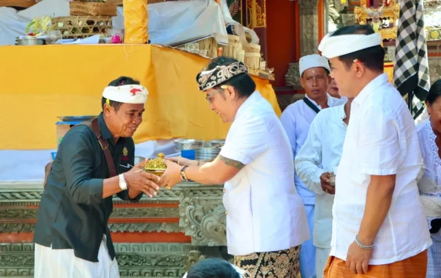 giri prasta hadiri melaspas sanggah