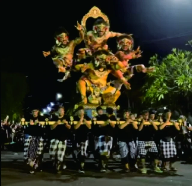 ketua dprd dan ketua komisi iv dprd badung hadiri pembukaan festival seni budaya 1