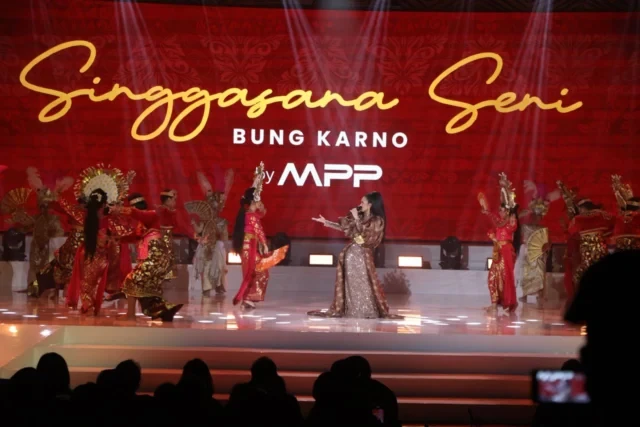 singgasana seni bung karno2