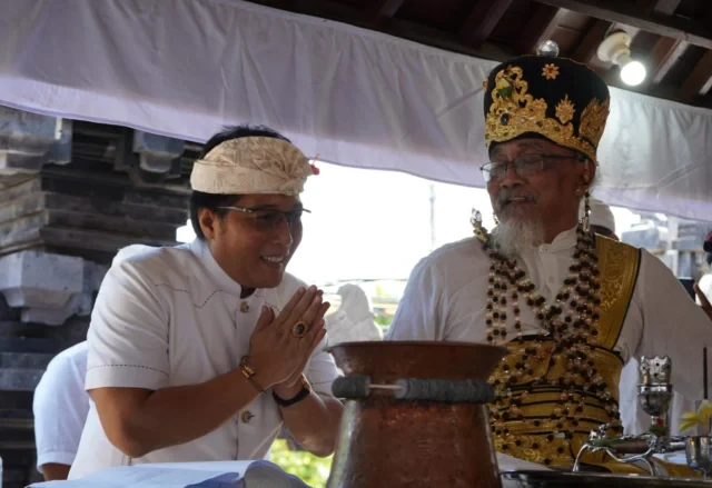 wagub bali nyoman giri prasta ngayah pura puseh desa adat kuta1