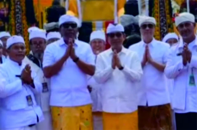 anom gumanti bakti penganyaran besakih1