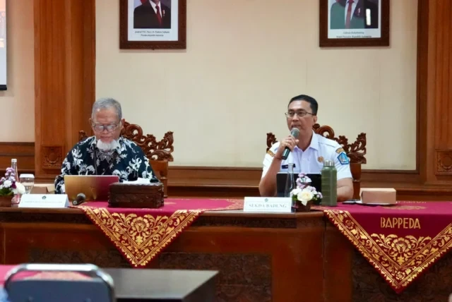 sekda badung buka uji publik (3)