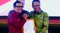 temu wicara haki di bali, sanjaya terima sertifikat haki pengakuan “jineng dan entil” sebagai haki komunal ekspresi budaya tradisional dan pengetahuan tradisional (2)