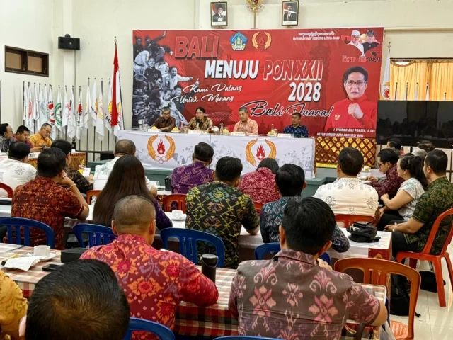 giri prasta pimpin rapat perdana pengurus koni bali 1