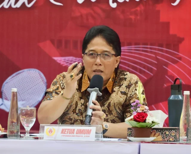giri prasta pimpin rapat perdana pengurus koni bali