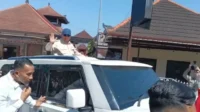kepala negara disambut meriah ratusan warga