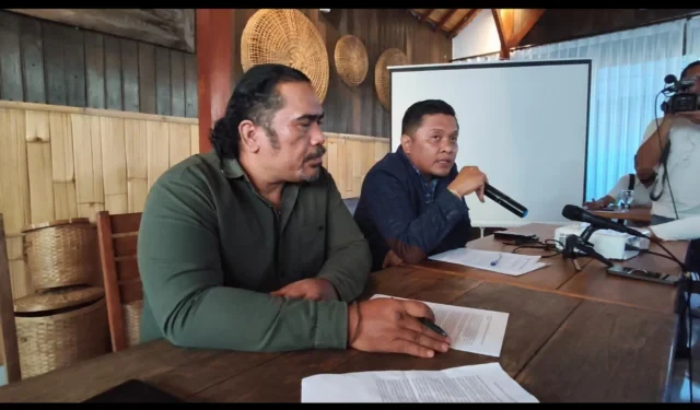 komang ari sumartawan
