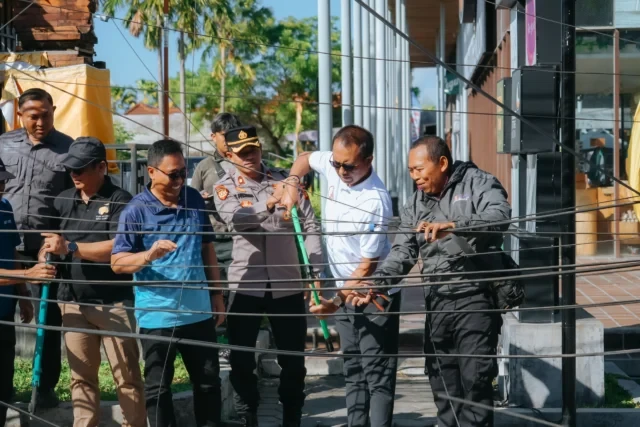pemkab badung kembali turunkan kabel provider tidak aktif