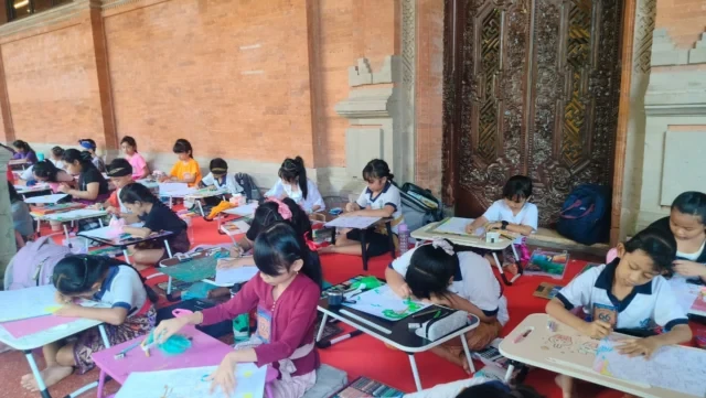 siswa kelas 1 3 badung bersaing jadi terbaik lomba mewarnai pkb