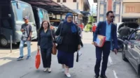 siti sapurah dan rekan mendatangi polresta denpasar siti sapurah dan rekan mendatangi polresta denpasar