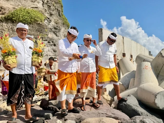 karya di pura uluwatu (3) karya di pura uluwatu (3)