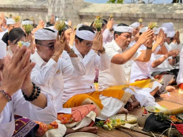 karya di pura uluwatu (7)