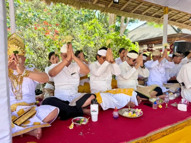 karya tawur balik sumpah di pura luhur uluwatu (3) karya tawur balik sumpah di pura luhur uluwatu (3)