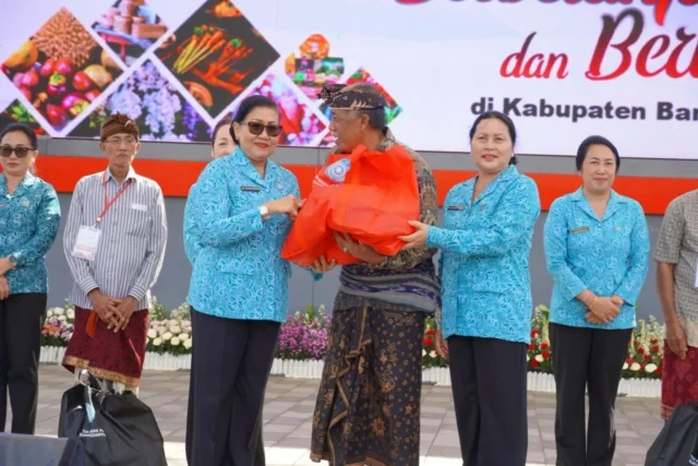 pasar rakyat sebagai gerakan ekonomi dan perubahan perilaku pasar rakyat sebagai gerakan ekonomi dan perubahan perilaku