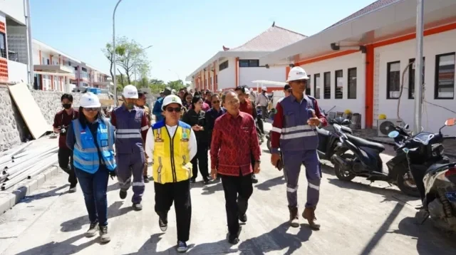 tinjau progress pembangunan sekolah rakyat