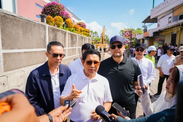 tinjau proyek strategis pengendali banjir (2) tinjau proyek strategis pengendali banjir (2)